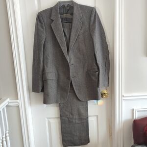 Mens 2 Pc Herringbone Suit